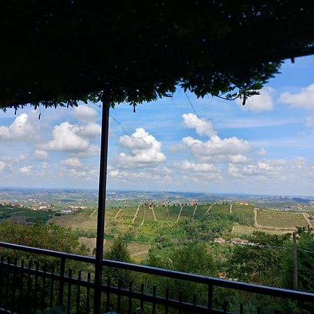 Casa Vacanza Il Colle Del Vento Calosso Exterior foto