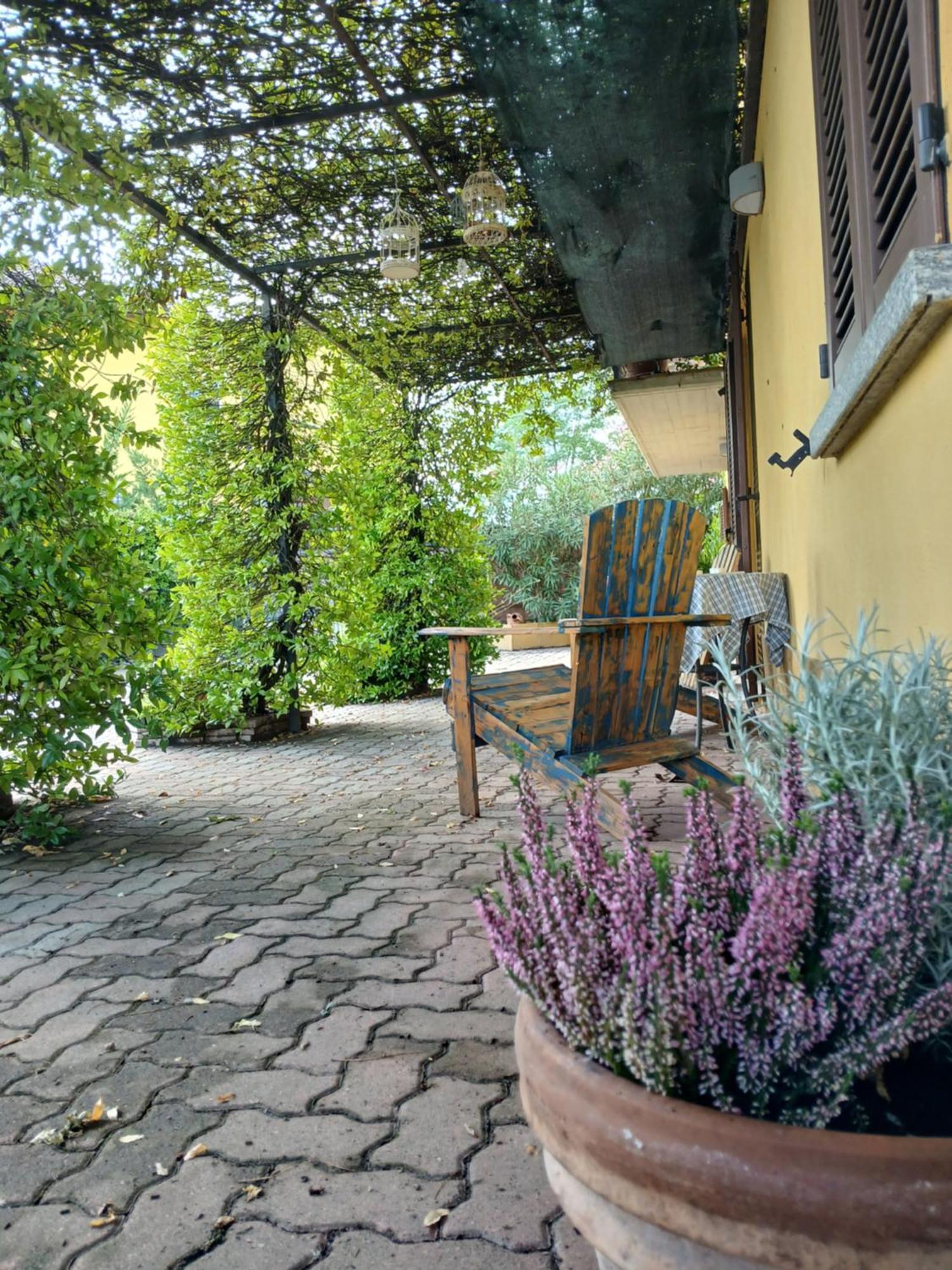 Casa Vacanza Il Colle Del Vento Calosso Exterior foto