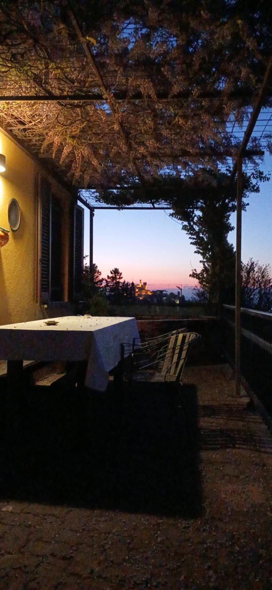 Casa Vacanza Il Colle Del Vento Calosso Exterior foto